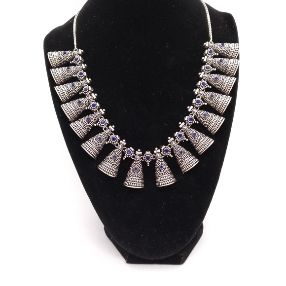 Faux Oxidized silver tone bohemian style necklace - Picture 1 of 12